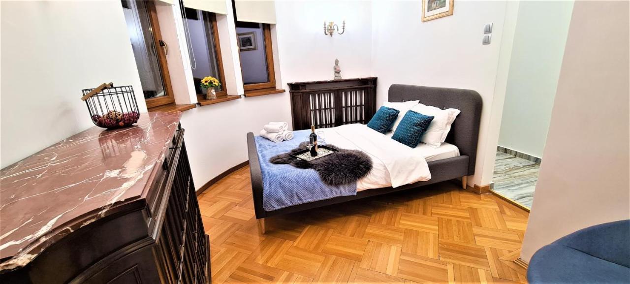 Central Arghezi University Square Apartment Bucharest Exterior photo